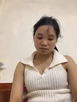 Snapshot of Ngoc-bbi chatting on 10/10/25, 02:05 Ngoc-bbi online show from 10/10/25, 02:05