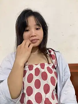 Snapshot of Ngoc-bbi chatting on 10/16/25, 10:38 Ngoc-bbi online show from 10/16/25, 10:38