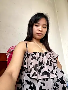 Snapshot of Ngoc-bbi chatting on 10/20/25, 05:30 Ngoc-bbi online show from 10/20/25, 05:30