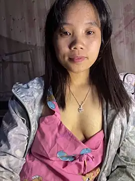 Snapshot of Ngoc-bbi chatting on 10/24/25, 04:36 Ngoc-bbi online show from 10/24/25, 04:36