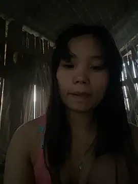 Snapshot of Ngoc-bbi chatting on 10/26/25, 10:21 Ngoc-bbi online show from 10/26/25, 10:21