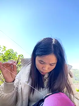 Snapshot of Ngoc-bbi chatting on 11/26/25, 03:40 Ngoc-bbi online show from 11/26/25, 03:40