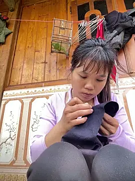 Ngoc-bbi online show from 04/25/26, 03:31