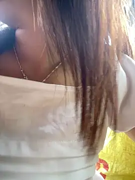 Ngoc-bbi online show from 05/18/26, 04:29