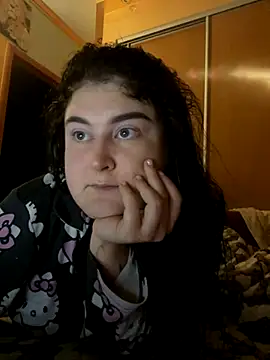 Snapshot of DazzzlingDame chatting on 10/19/25, 02:23 DazzzlingDame online show from 10/19/25, 02:23