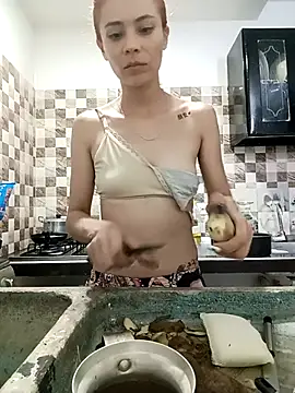 dulcelatin21 online show from 09/17/25, 11:39