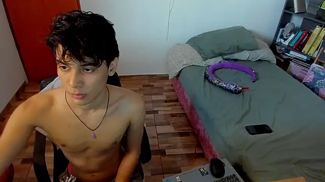 AliottTwink online show from 03/11/26, 10:16