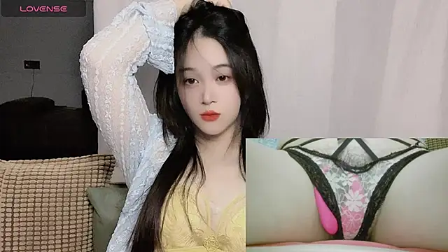 woaiqinqin online show from 10/15/25, 03:23