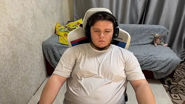 desiredude9 online show from 09/19/25, 07:36