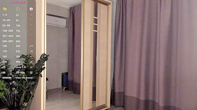 SaraShine  online show from 09/29/25, 08:02