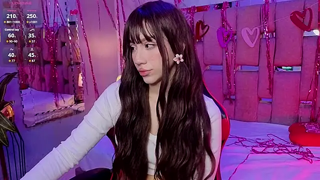 Snapshot of ZharaLux chatting on 02/10/26, 12:53 ZharaLux online show from 02/10/26, 12:53