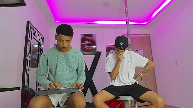 PRETTY FEM online show from 10/12/25, 01:21