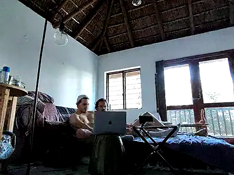 callemehole online show from 04/20/26, 03:04