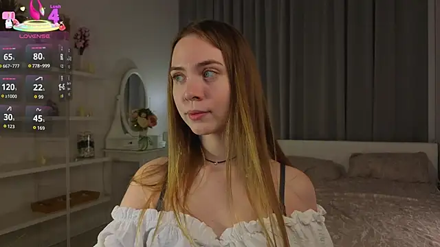 Snapshot of CarollSmithh chatting on 10/13/25, 08:42 CarollSmithh online show from 10/13/25, 08:42