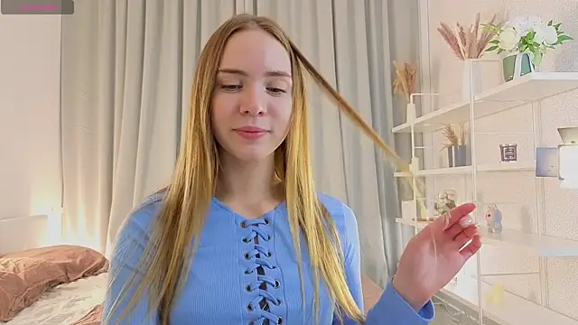 Snapshot of CarollSmithh chatting on 11/13/25, 09:03 CarollSmithh online show from 11/13/25, 09:03