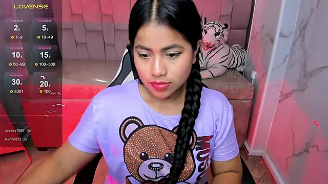 Snapshot of Victoria_b_ chatting on 10/10/25, 12:42 Victoria b online show from 10/10/25, 12:42