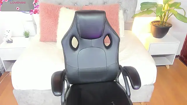 celeste contreras online show from 10/14/25, 05:36