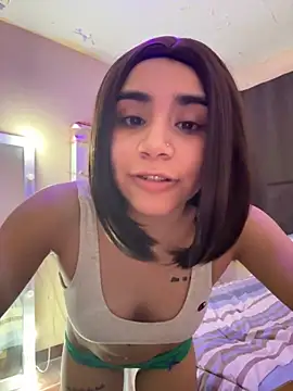 Snapshot of Ariovalle chatting on 11/19/25, 05:18 Ariovalle online show from 11/19/25, 05:18