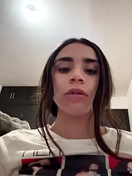 Snapshot of Ariovalle chatting on 02/25/26, 06:01 Ariovalle online show from 02/25/26, 06:01