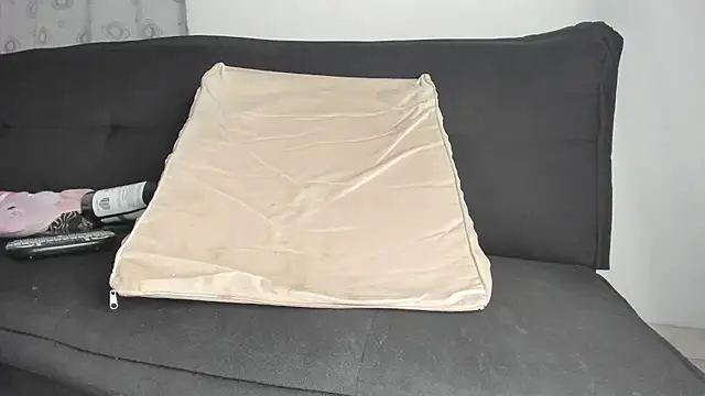 Snapshot of mila_dash chatting on 10/11/25, 01:27 mila dash online show from 10/11/25, 01:27