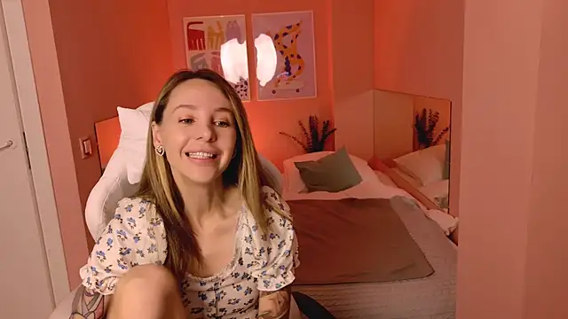 MiaGraham1 online show from 10/19/25, 05:13