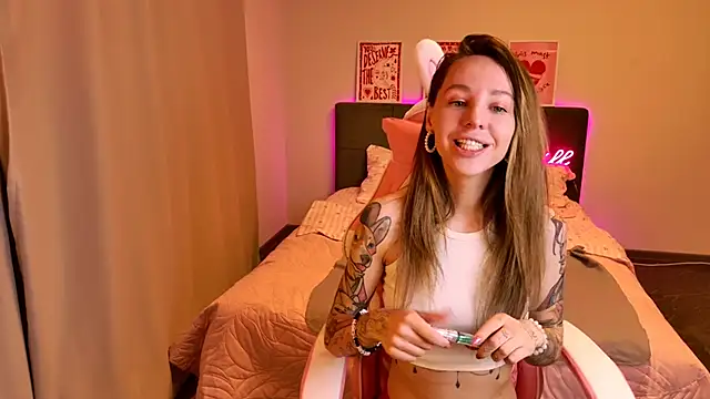 MiaGraham1 online show from 04/18/26, 06:56