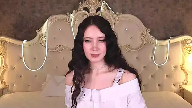 GraceMartinos online show from 10/28/25, 09:06