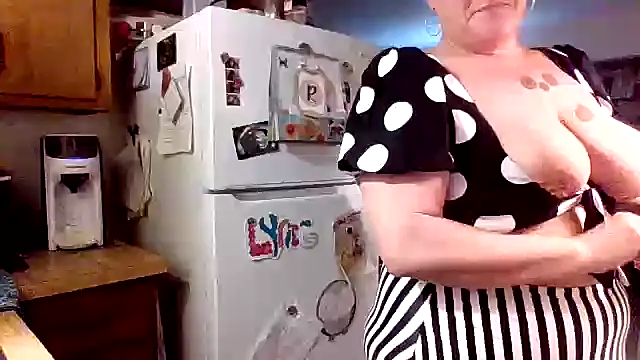 ScrawburryBBW online show from 09/26/25, 02:15