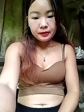 lylylove online show from 09/28/25, 12:05