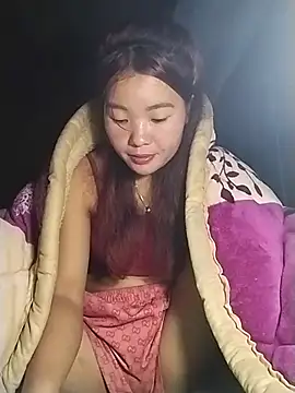 lylylove online show from 12/04/25, 12:36