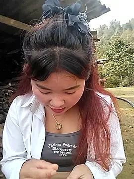 lylylove online show from 03/18/26, 02:26