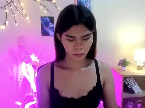 Snapshot of dianne_swift chatting on 10/27/25, 03:21 dianne swift online show from 10/27/25, 03:21