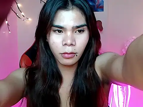 Snapshot of dianne_swift chatting on 11/02/25, 12:51 dianne swift online show from 11/02/25, 12:51