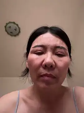 xiiuuff18 online show from 09/11/25, 04:34