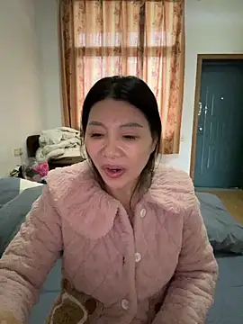 xiiuuff18 online show from 02/17/26, 01:02