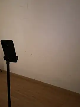 xiiuuff18 online show from 05/31/26, 12:08