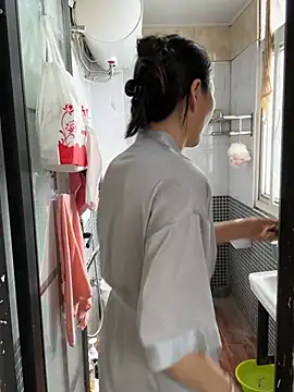 xiiuuff18 online show from 06/14/26, 12:30