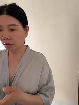 xiiuuff18 online show from 06/25/26, 11:09