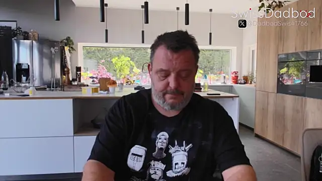 Snapshot of SwissDadbod chatting on 09/14/25, 12:04 SwissDadbod online show from 09/14/25, 12:04