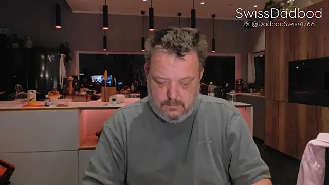 Snapshot of SwissDadbod chatting on 09/30/25, 08:58 SwissDadbod online show from 09/30/25, 08:58