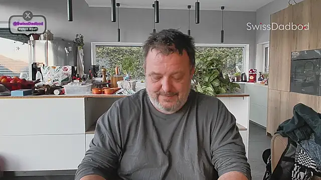 Snapshot of SwissDadbod chatting on 12/18/25, 02:56 SwissDadbod online show from 12/18/25, 02:56