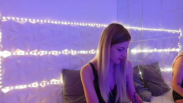 Aishha  online show from 09/09/25, 05:18