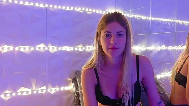 Aishha  online show from 09/17/25, 05:20