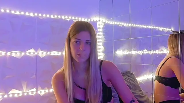 Aishha  online show from 10/02/25, 05:14