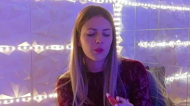 Aishha  online show from 11/25/25, 06:02