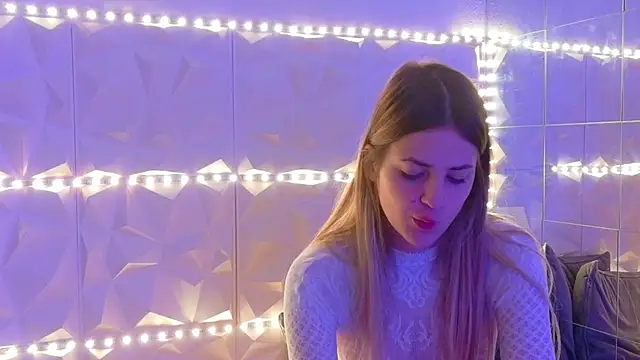 Aishha  online show from 12/16/25, 05:34