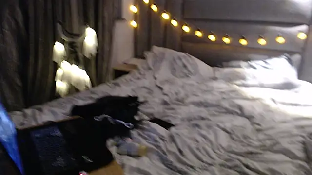 Liltightbabe online show from 10/31/25, 08:43