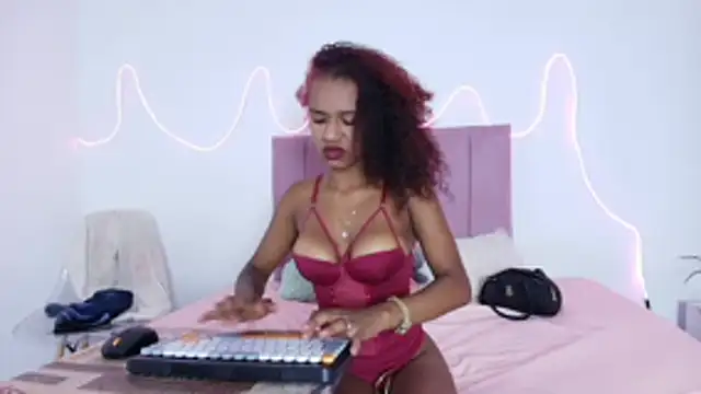 Snapshot of Valerin_salazar chatting on 11/07/25, 06:52 Valerin salazar online show from 11/07/25, 06:52