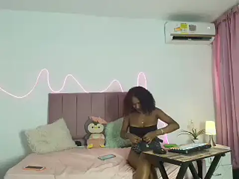 Snapshot of Valerin_salazar chatting on 11/10/25, 07:35 Valerin salazar online show from 11/10/25, 07:35