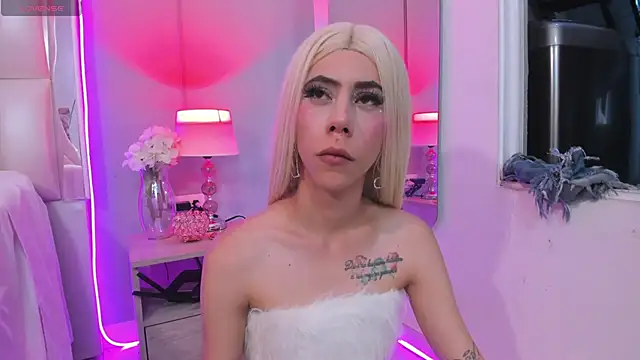 Darlyn tenderhot   online show from 09/17/25, 06:37